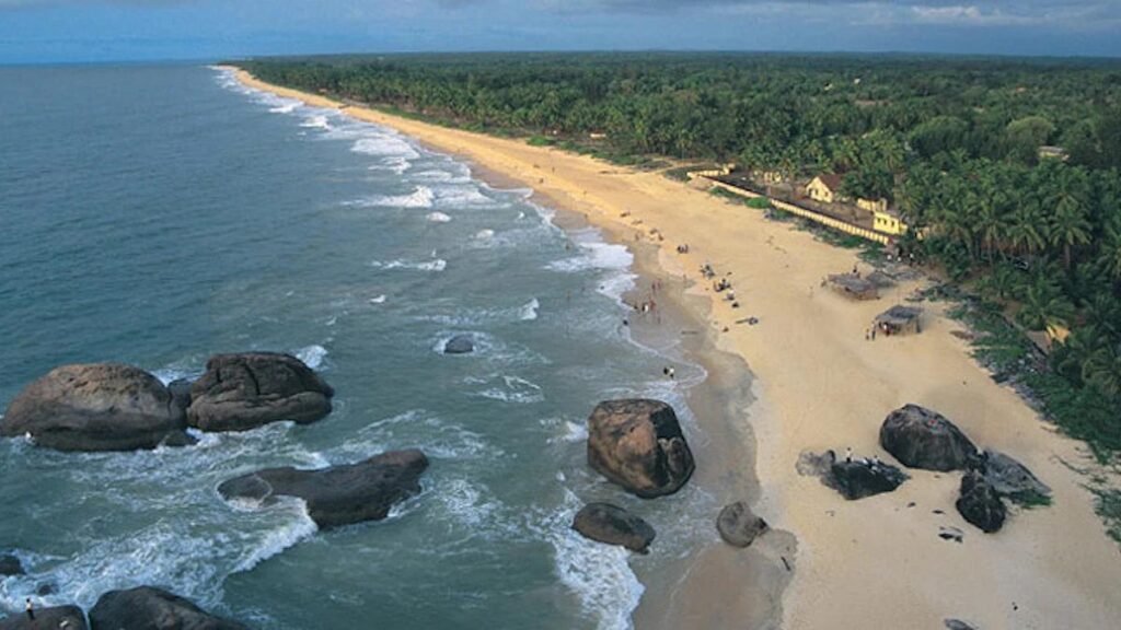 Coastal Karnataka Escape – Beaches, Temples & Coastal Bliss
