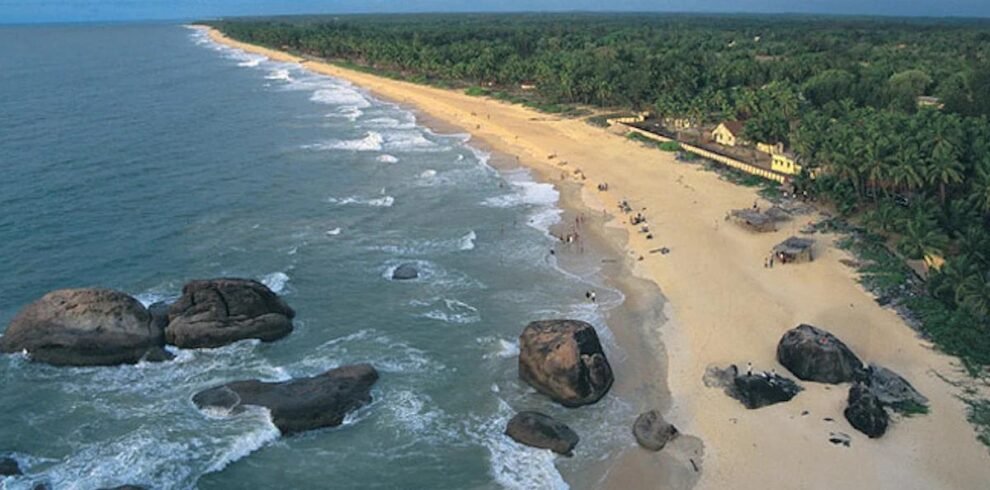 Coastal Karnataka Escape – Beaches, Temples & Coastal Bliss