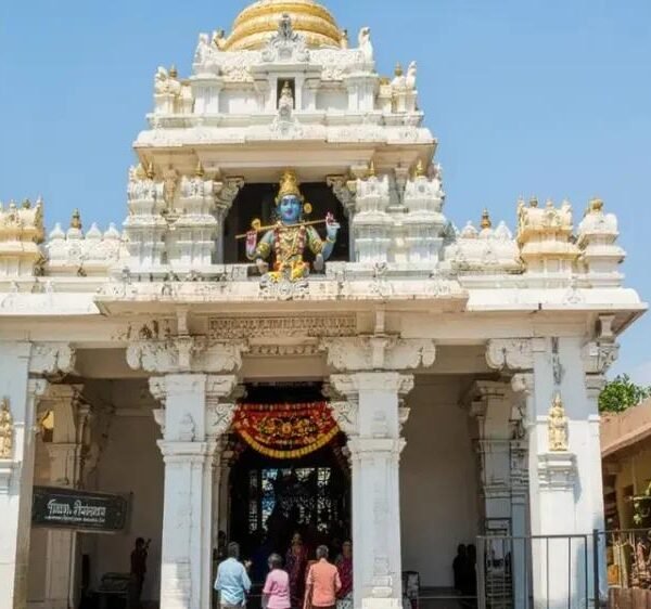 Coastal Karnataka Escape – Beaches, Temples & Coastal Bliss